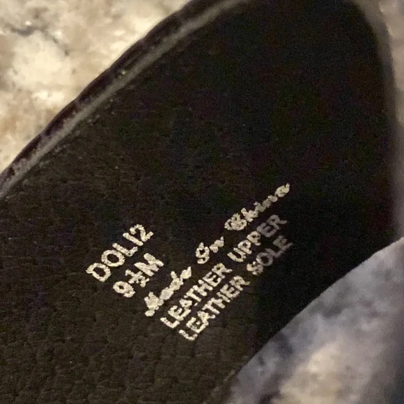 EUC Donald Pliner “Doli2-UX” in black textured pearls Ed patent leather. US 9.5 - Picture 4 of 5